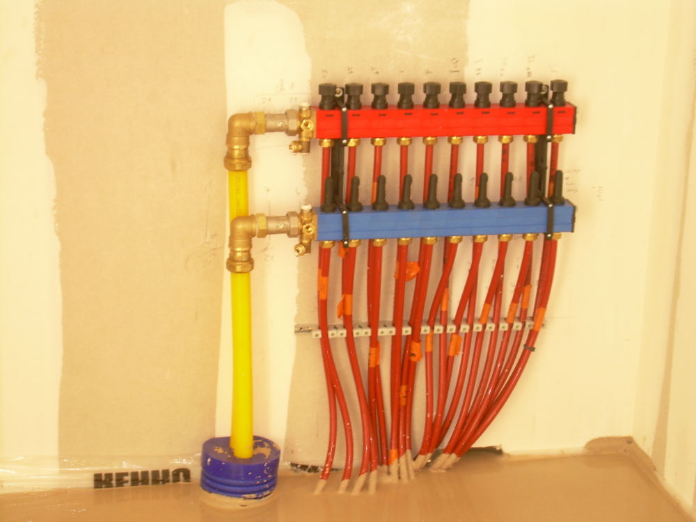 Installation Collecteur plancher chauffant Installation Collecteur plancher chauffant