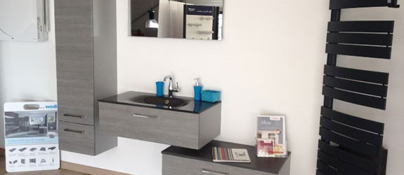 Pour la rénovation de votre Salle de Bain, nous pouvons vous proposer toute une gamme de meubles, mitigeurs, douche, vasque et baignoire adaptés à votre budget et à votre goût. Pour la rénovation de votre Salle de Bain, nous pouvons vous proposer toute une gamme de meubles, mitigeurs, douche, vasque et baignoire adaptés à votre budget et à votre goût.